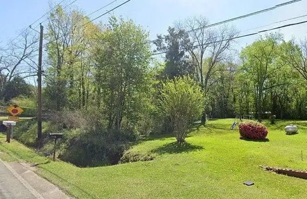 114 SE Coombs Avenue, Milledgeville, GA 31061
