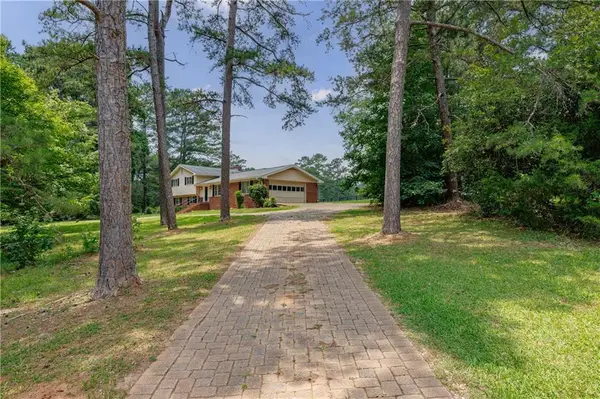 115 Brookshire Drive, Fayetteville, GA 30215
