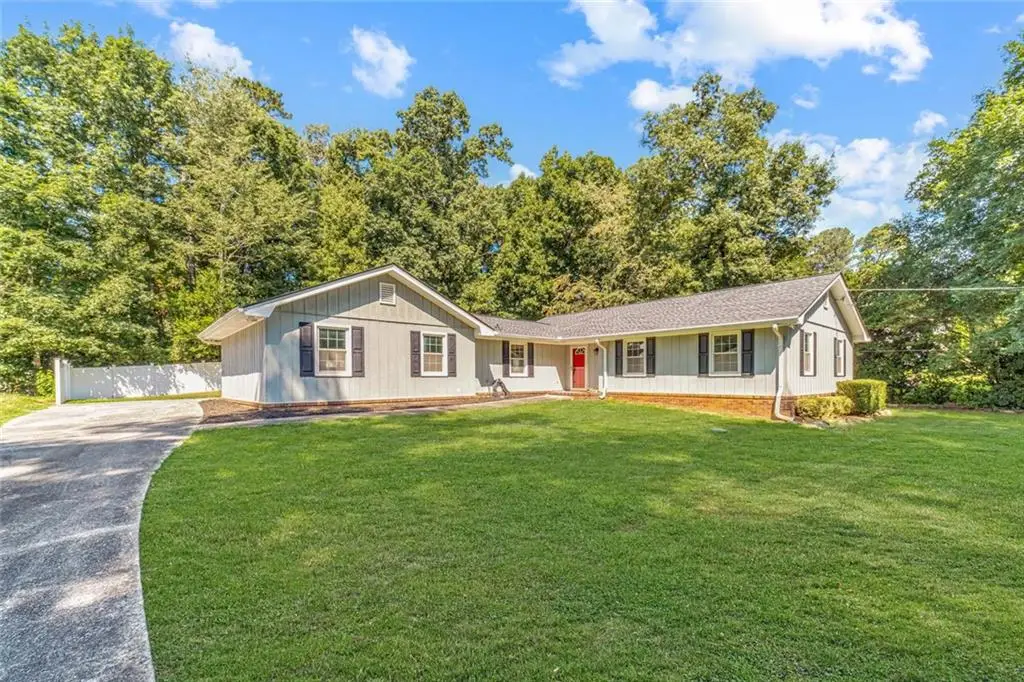 3245 Village Glen Trail S, Snellville, GA 30039 - #1