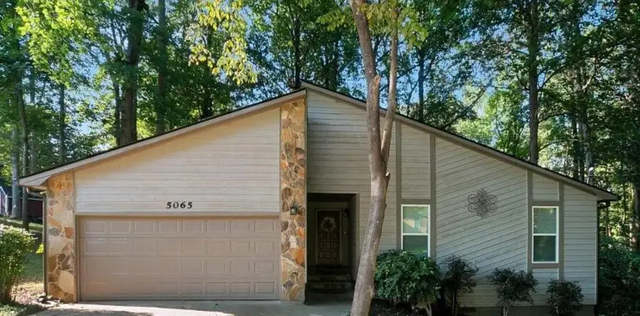 5065 Carole Place, Stone Mountain, GA 30087 - #2