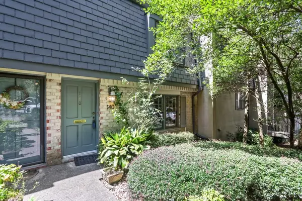 140 Amherst Place Nw, Atlanta, GA 30327
