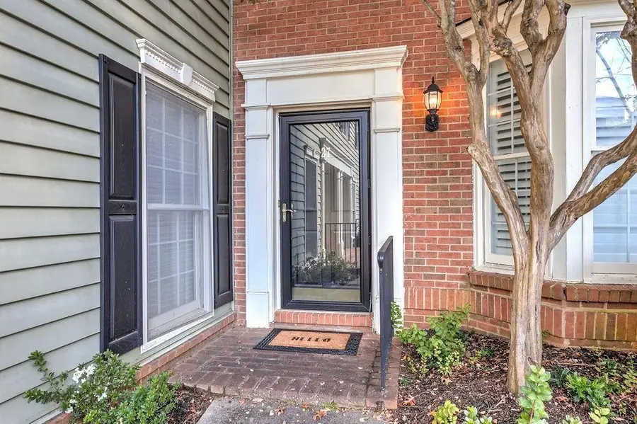 27 Mount Vernon Circle, Sandy Springs, GA 30338 - #2
