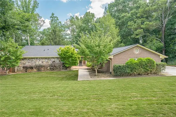 115 Farmstead Lane, Roswell, GA 30075