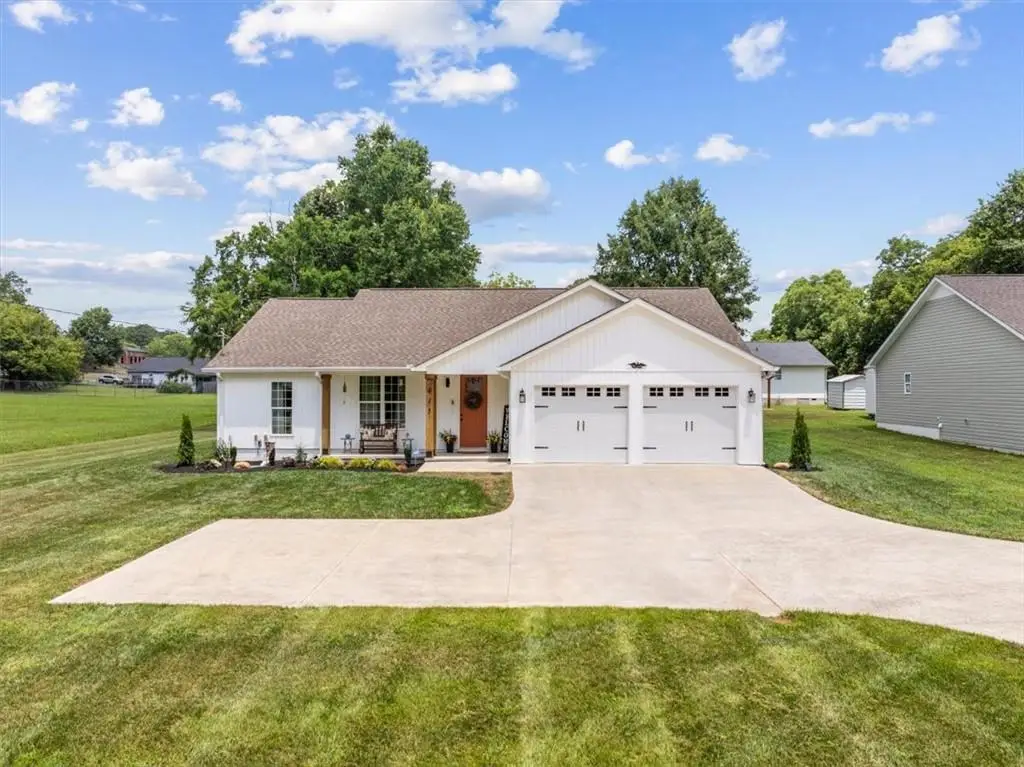 415 W Fort Street, Chatsworth, GA 30705 - #1