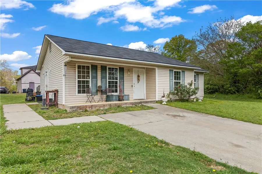 315 E Central Avenue, Griffin, GA 30223 - #2
