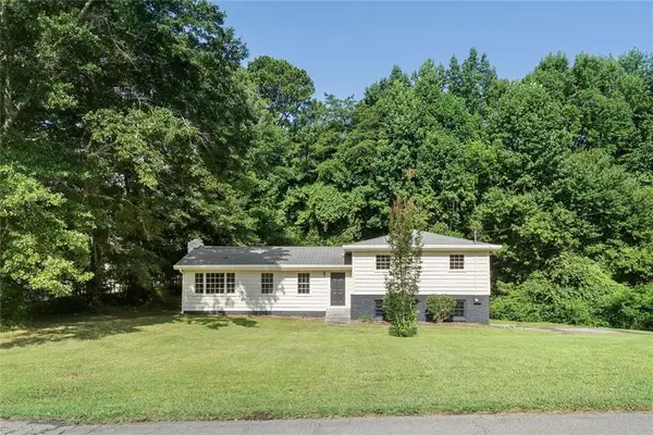 5525 Oak Grove Drive, Acworth, GA 30102