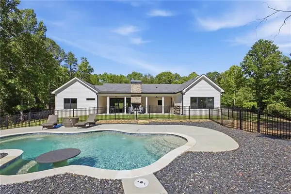 16 Mountain Creek Trail Ne, Fairmount, GA 30139