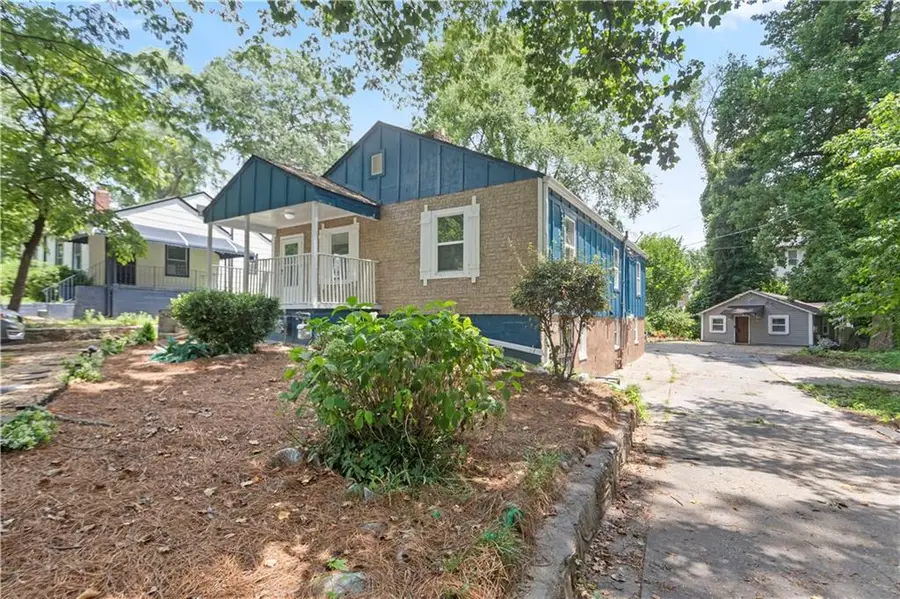 537 W Lake Avenue Nw, Atlanta, GA 30318 - #2
