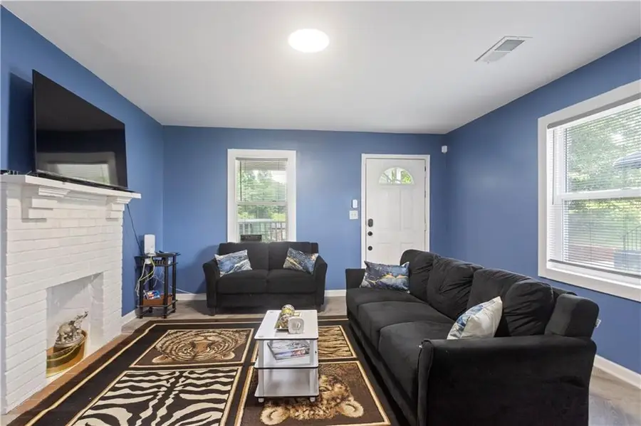 537 W Lake Avenue Nw, Atlanta, GA 30318 - #3