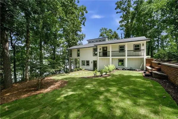 9790 Peninsula Drive, Gainesville, GA 30506