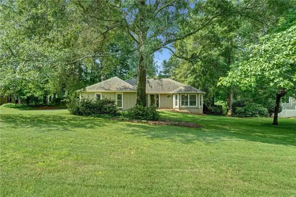 3115 Country Lake Drive, Powder Springs, GA 30127
