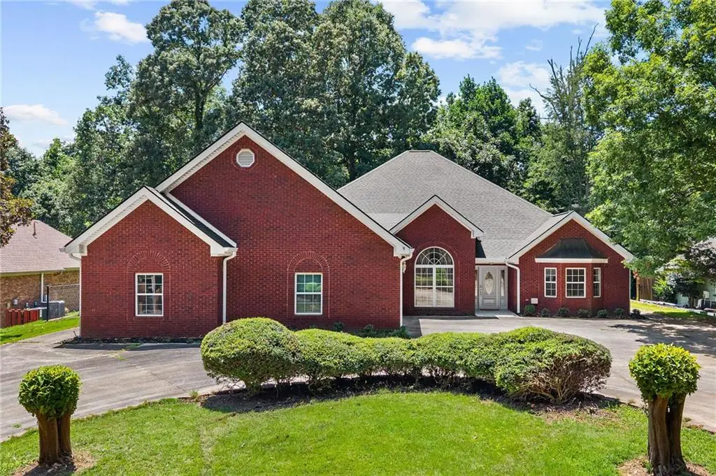5555 Stone Trace, Gainesville, GA 30504 - #1