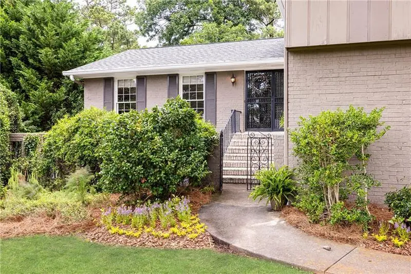 1300 Holly Bank Circle, Dunwoody, GA 30338 - #2