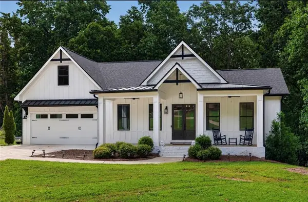 6052 Oak Hill Drive, Flowery Branch, GA 30542