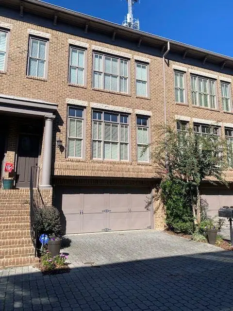 810 Highland Green Way Ne, Atlanta, GA 30306