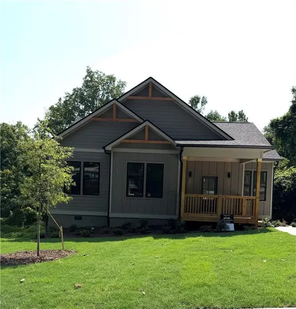 2782 Mango Circle Nw, Atlanta, GA 30318