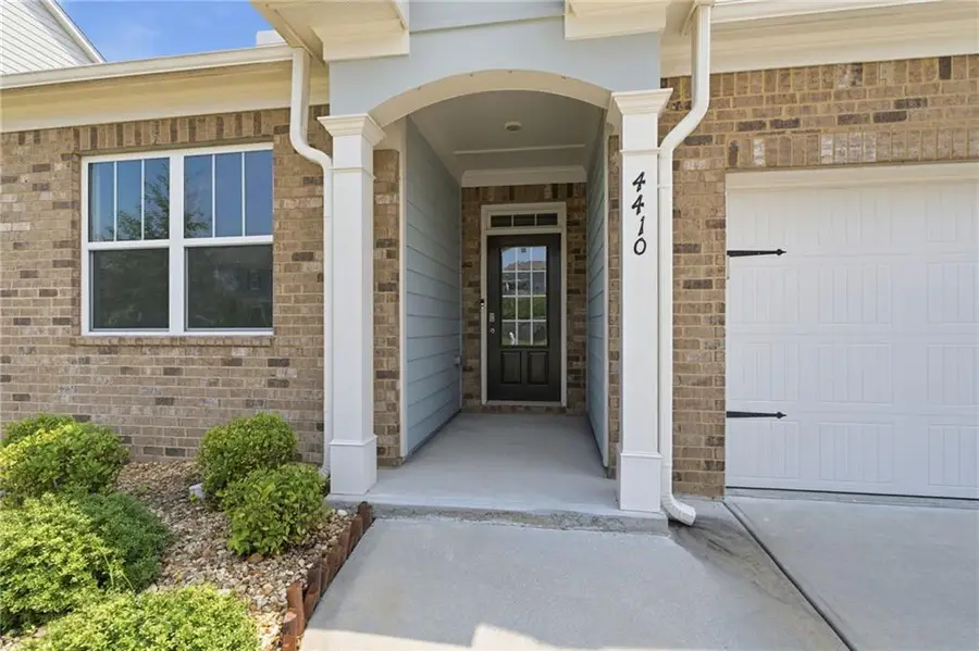 4410 Montberry Ln, Fairburn, GA 30213 - #2