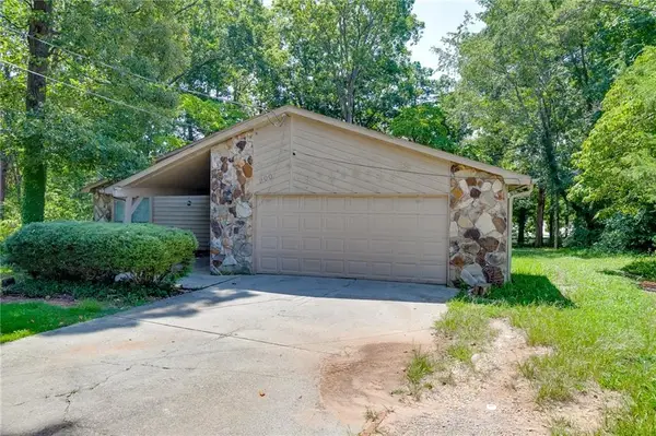 900 Pawnee Place, Lilburn, GA 30047