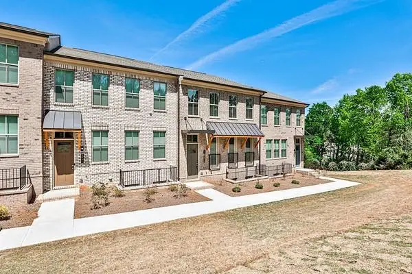 4274 Sand Pine Alley, Doraville, GA 30360