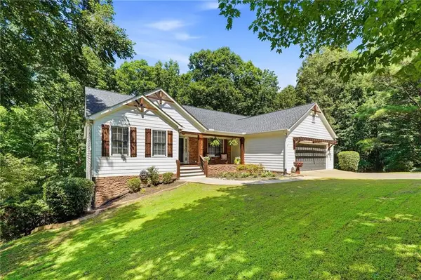 212 Oak Hollow Court, White, GA 30184