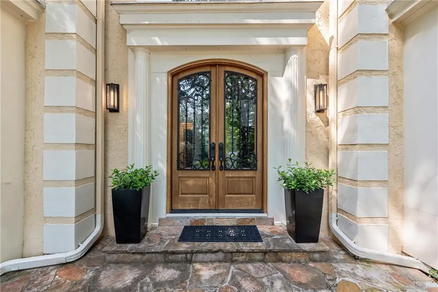 7810 Landowne Drive, Sandy Springs, GA 30350 - #2