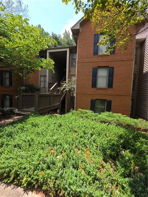 904 Garden Court, Sandy Springs, GA 30328 - #1