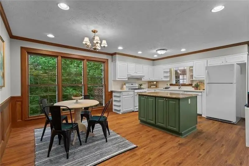 1052 Evelyn Lane Sw, Lilburn, GA 30047 - #3