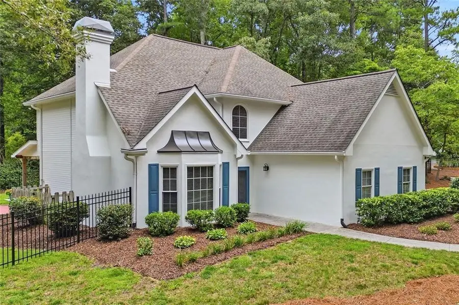 181 W Lake Drive, Roswell, GA 30075 - #2