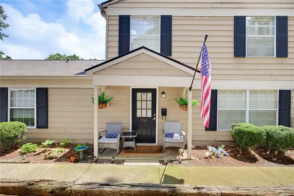 1352 Old Coach Road Sw, Marietta, GA 30008 - #1