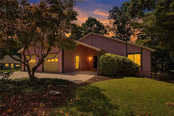 10900 Spotted Pony Trail, Johns Creek, GA 30022