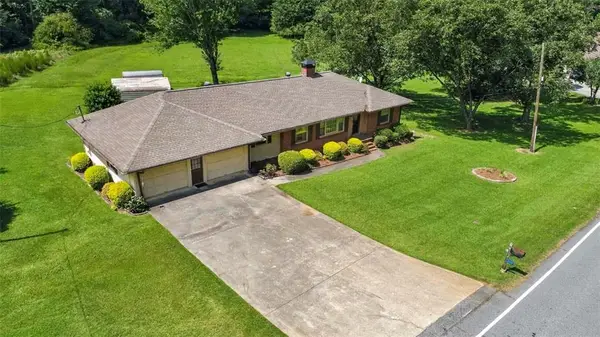 2069 Elmwood Circle, Snellville, GA 30078