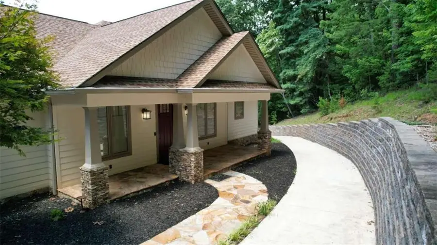 271 Highlands Dr, Clarkesville, GA 30523 - #2