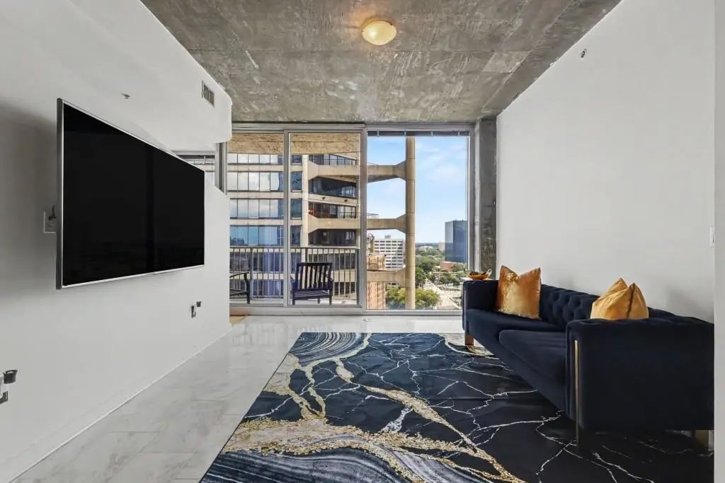 400 W Peachtree Street Nw #1812, Atlanta, GA 30308 - #1