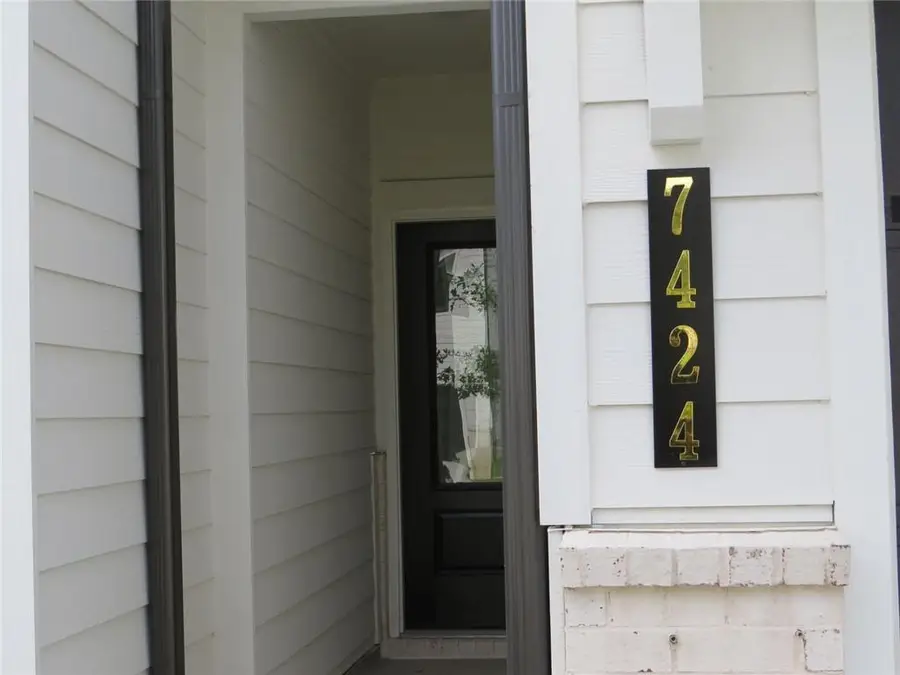7424 Quinn Place, Flowery Branch, GA 30542 - #2