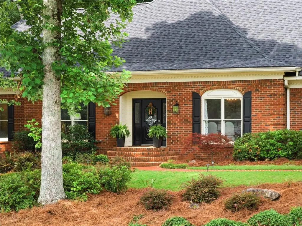 1040 Finnsbury Drive, Roswell, GA 30075 - #1