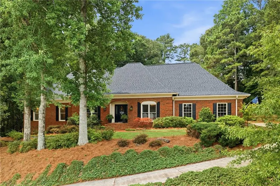 1040 Finnsbury Drive, Roswell, GA 30075 - #2