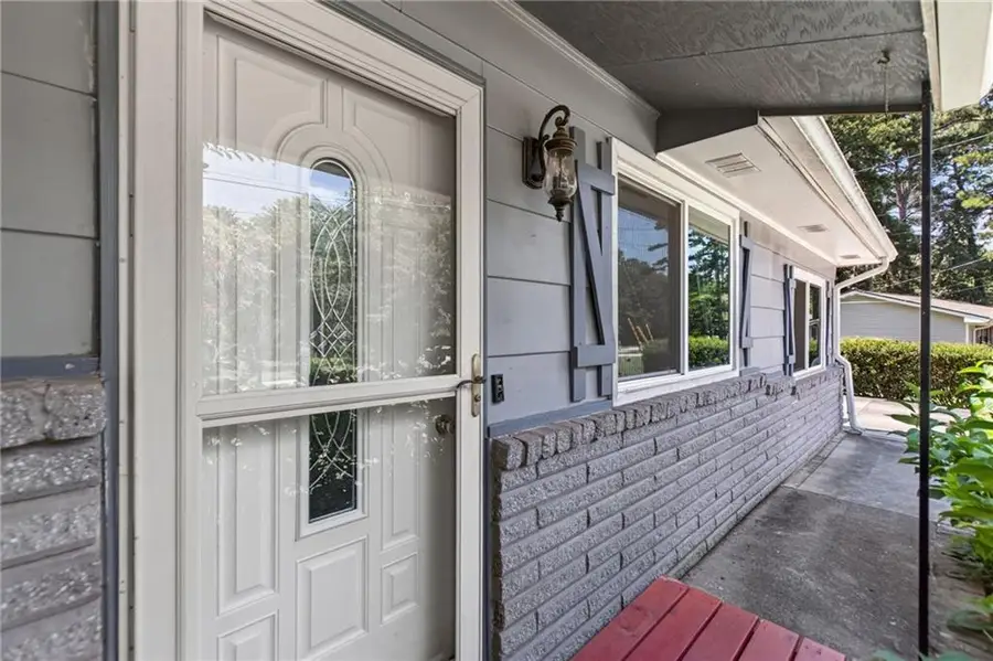 877 King Drive, Conyers, GA 30094 - #2