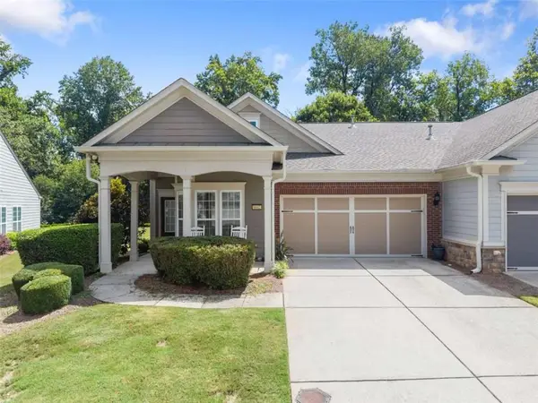 6142 Longleaf Drive, Hoschton, GA 30548