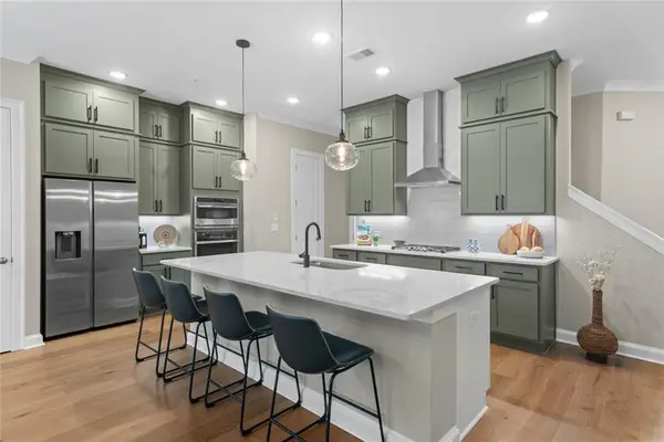 300 Walker Avenue, Roswell, GA 30076