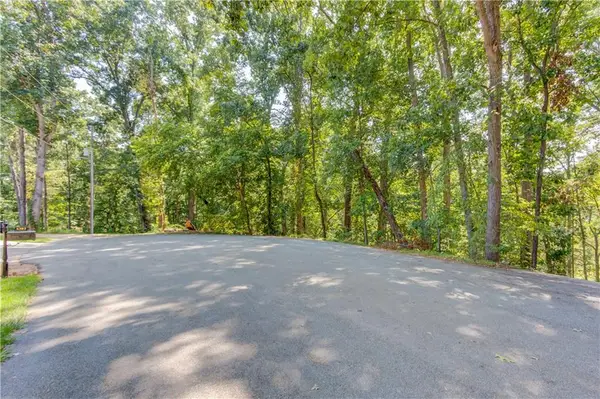 4301 Holiday Heights Drive, Oakwood, GA 30566
