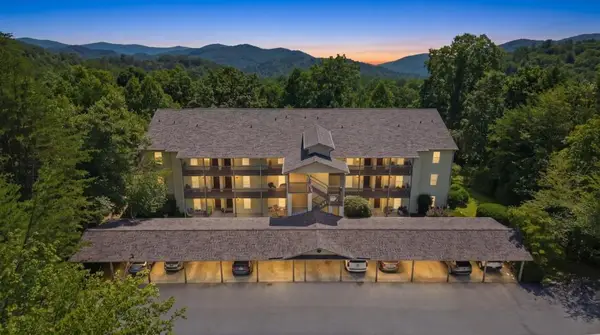 300 Ginger Creek #307, Clayton, GA 30525