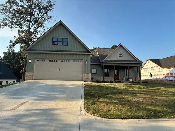 189 Oakland Drive, Calhoun, GA 30701