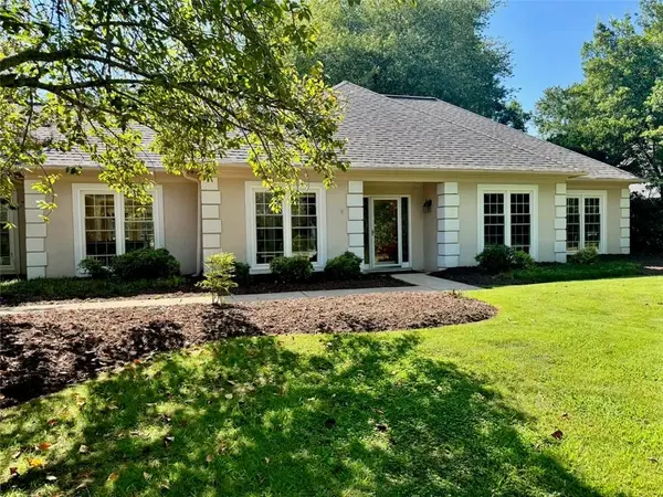 11860 Wexford Club Drive, Roswell, GA 30075