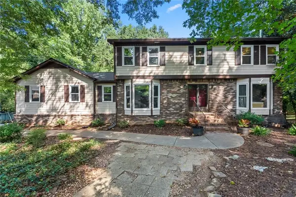 3824 Shawnee Run Sw, Lilburn, GA 30047