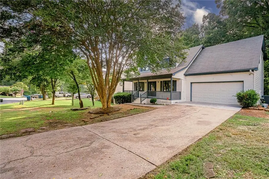 2021 Hunters Cove Dr, Lawrenceville, GA 30044 - #2