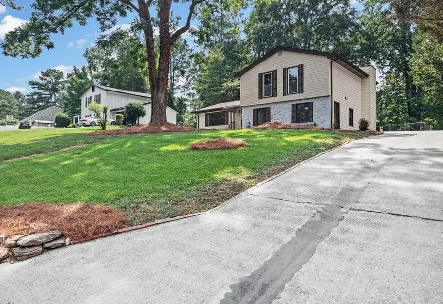 6883 Creekmoor Lane, Riverdale, GA 30296 - #2