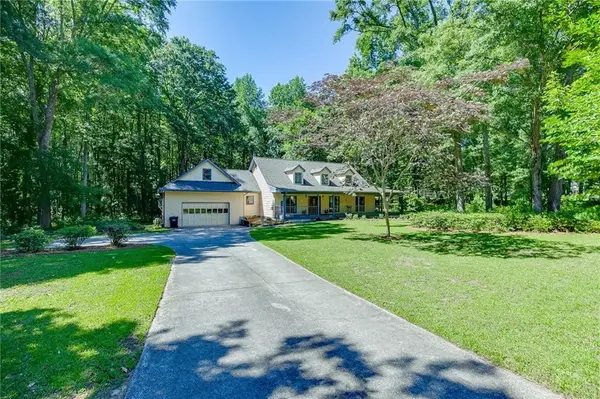 2720 Bay Ridge Drive, Loganville, GA 30052