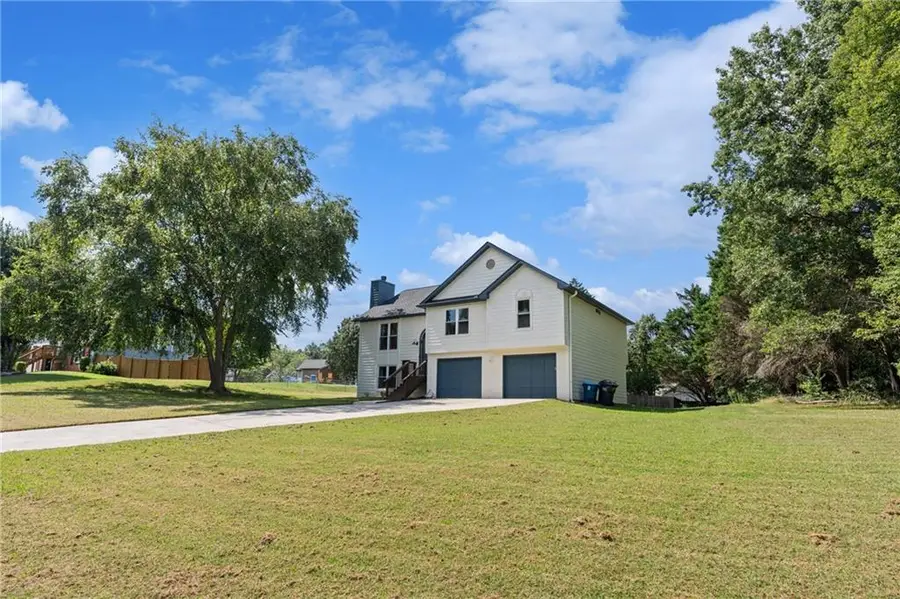 4650 Wheeler Creek Dr, Hoschton, GA 30548 - #2