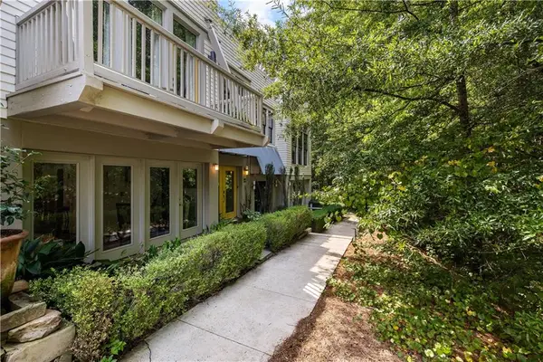 9121 Selborne Lane, Chattahoochee Hills, GA 30268
