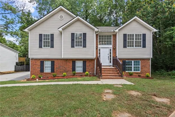 2511 Kris Crossing, Ellenwood, GA 30294